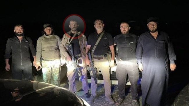 Suriye'den silahla poz veren MHP'li başkan istifa etti