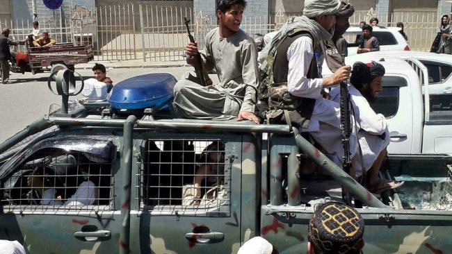 Taliban Kabil’e girdi