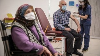 Çift doz aşı sonrası koronaya yakalananların gösterdiği 21 belirti