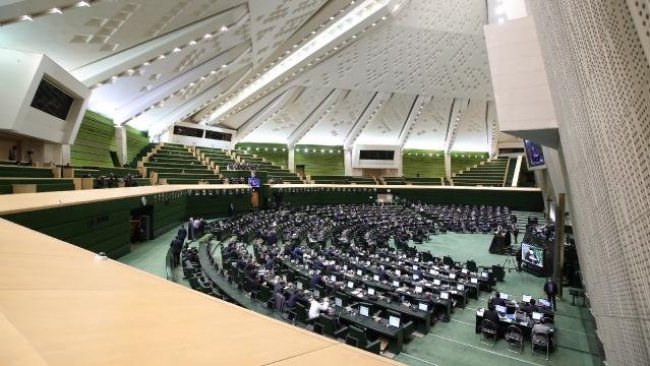 Vekillerden Reisi'nin kabinesinde kadınlara ve Sünnilere yer vermemesine eleştiri