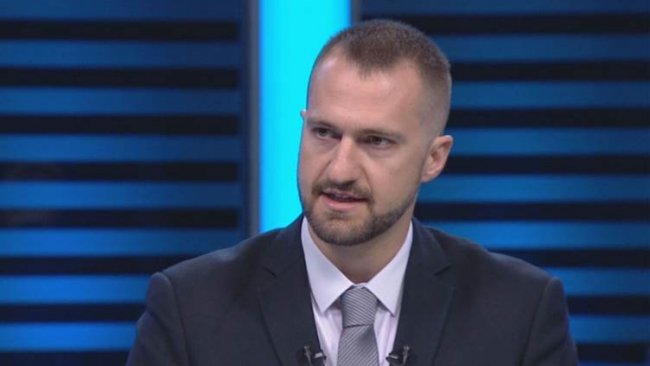 Amerikalı asker, Peşmerge üzerine araştırma yapıyor