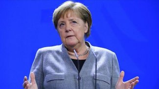 Merkel: Taliban ile diyalog sürmeli