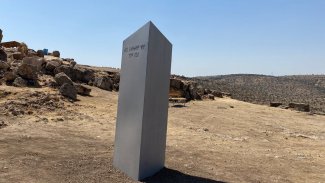 Gizemli monolit bu kez Diyarbakır’daki Zerzevan’da görüldü