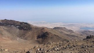 Süphan Dağı'ndaki krater gölleri kurudu  