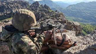 Bitlis'te askerle PKK arasında çatışma