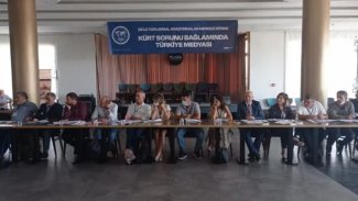 Diyarbakır'da Türk medyası ve Kürt sorunu tartışılıyor