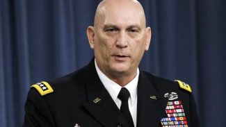 Türk askerinin başına çuval geçiren ABD'li komutan Raymond Odierno öldü
