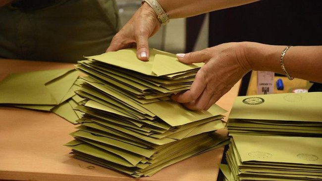 MetroPOLL anketi: AK Parti 6 puan önde