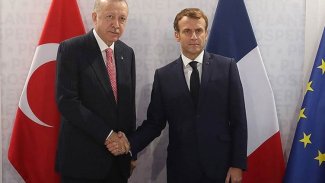 Erdoğan ile Macron bir araya geldi