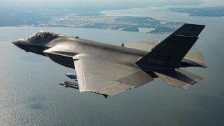 İngiltere’ye ait F35 uçağı Akdeniz’e düştü