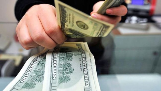 Financial Times: Döviz mevduatlarının zorla TL'ye çevrilmesi gündeme gelebilir