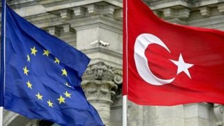 AB'den Türkiye'ye AİHM kararlarına uy çağrısı