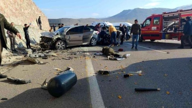 Van'da feci kaza: 2 ölü, 5 yaralı