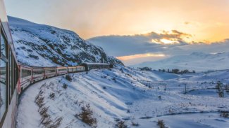 Fotoğraf çekerken Doğu Ekspresi'nden düştü