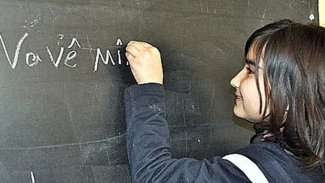 PAK'tan Kürt ailelerine Kürtçe ders seçme çağrısı