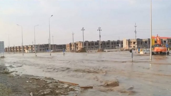 Hewler'de sağanak sele neden oldu: Okullar tatil edildi