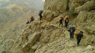 İran Rejim güçlerinden Kürt kolberlere saldırı