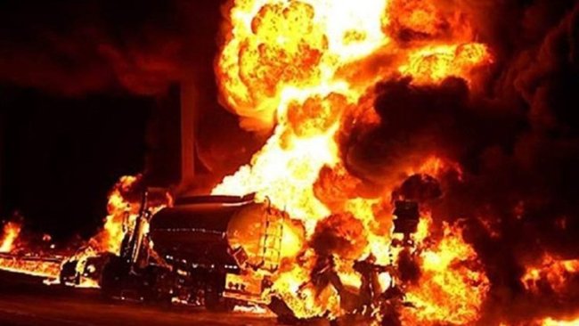 Abu Dabi'de akaryakıt yüklü 3 tanker patlatıldı