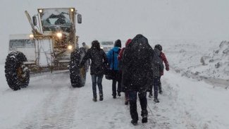Kürt illerinde eğitime kar engeli