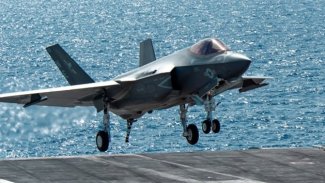 ABD'ye ait savaş uçağı düştü