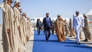 Mesrur Barzani Abu Dabi'ye ulaştı