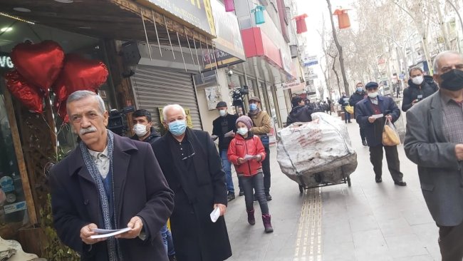 PAK'tan Diyarbakır'da ''Kürtçe Seçmeli Ders'' için broşür dağıttımı