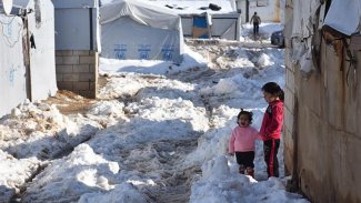 Suriye: Kampta iki bebek donarak hayatını kaybetti