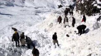 Afganistan'da çığ: 20 ölü