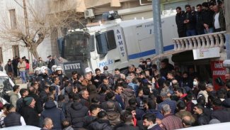 Mardin Derik'te elektrik zammı protestosuna müdahale