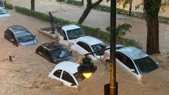 Brezilya'daki sel ve heyelanlarda ölü sayısı 100'ü geçti