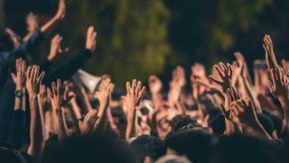 Demokrasi dünya çapında geriliyor