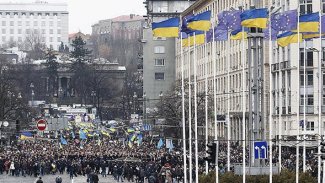 Ukrayna, Lugansk ve Donetsk dışında ülkenin tamamında OHAL kararı aldı