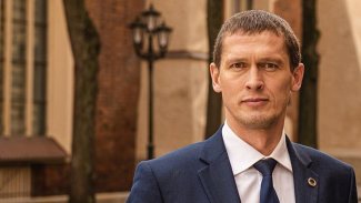 Letonyalı milletvekili, Rusya karşı savaşmak için Ukrayna'ya gitti