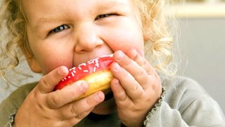 Araştırma: Aşırı yemek yiyenler farklı beyinlere sahipler