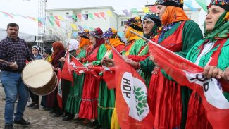 19 merkezde Newroz ateşiyle coşkulu kutlamalar başladı