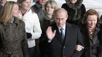 Japonya’dan Putin’in kızları dahil yüzlerce kişiye yaptırım kararı