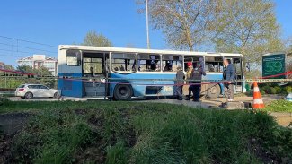 Bursa'da infaz koruma memurlarını taşıyan servisin geçişi sırasında patlama