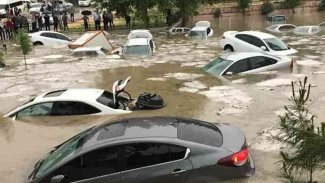 Adıyaman’da cadde ve sokaklar su altında kaldı