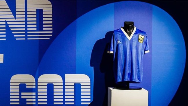 Maradona'nın ‘Tanrının eli’ forması 7,1 milyon sterline satıldı