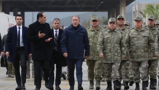 Akar ve beraberindeki komuta kademesi Suriye sınırına gitti