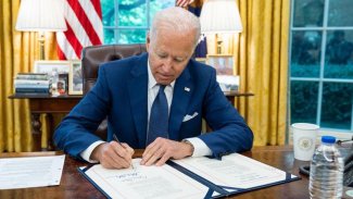 ABD'den Ukrayna Hamlesi: Biden yasayı imzaladı