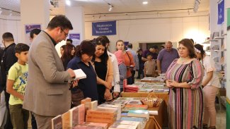 Qamişlo’da Kürtçe Kitap Fuarı