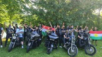 Ala Rengin hep yanlarında