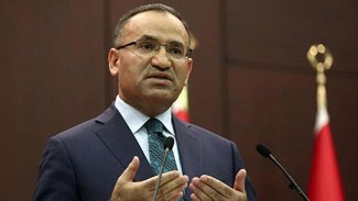 Bozdağ: Türkiye’de tweet attı diye hakkında soruşturma başlatılan bir Allah’ın kulu yok