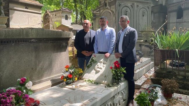 CHP heyeti, Yılmaz Güney ve Ahmet Kaya’nın mezarlarını ziyaret etti 