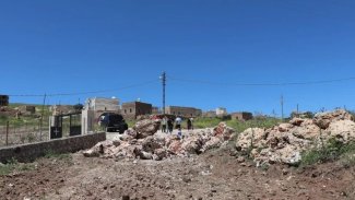 Ezidiler 40 yıl sonra Avrupa'dan döndü, köy yolu taşla kapatıldı