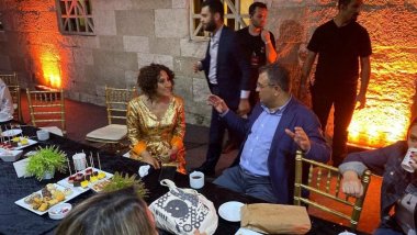 Aynur Doğan konserinde CHP, Saadet ve Deva sürprizi