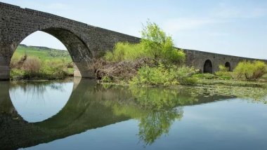 Diyarbakır'ın 500 yıllık taş köprüsü