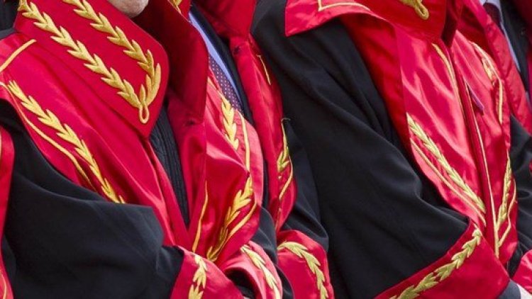 Diyarbakır 6. Ağır Ceza Mahkemesi Başkanı 7 milyon lira rüşvet aldığı iddiasıyla açığa alındı