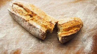 Iğdırlı fırıncı: Halk tazesini alamıyor, bayat ekmek satıyoruz